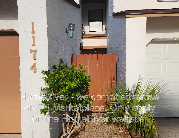1174 Romaine Cir E — Photo 2