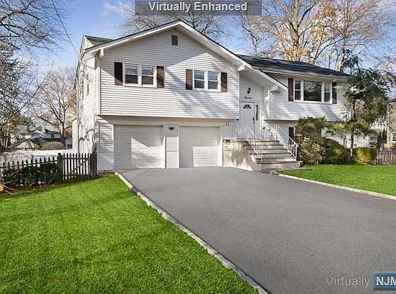 2nd image of 11 Carter St