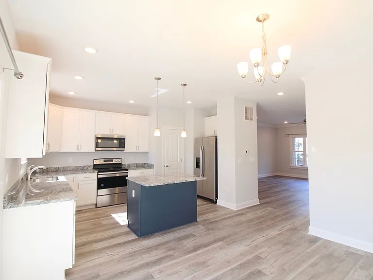 1073 Bluemoon Dr — Photo 10