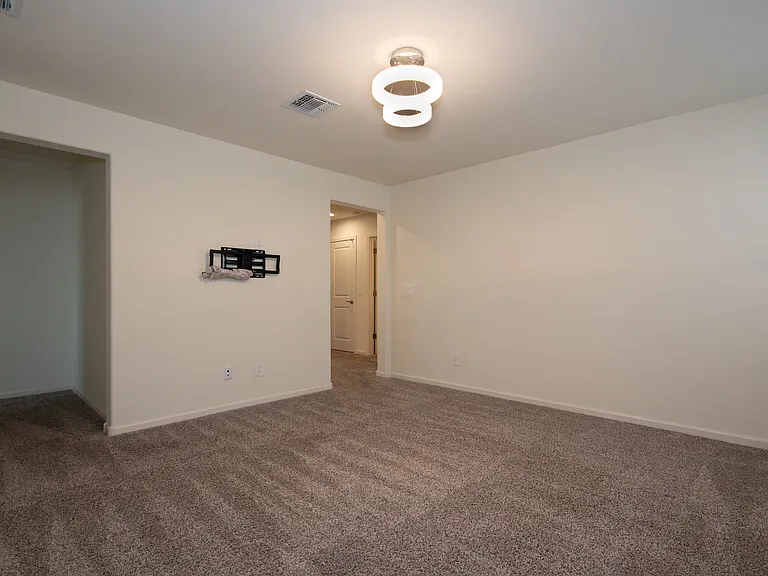 10410 W Robertson St — Photo 13