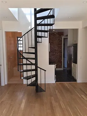 Rented by Royalty Living and Wave Real Estate LLC | media 28