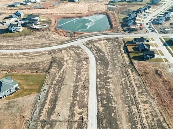 2715 NW Greenwood St, Ankeny, IA 50023