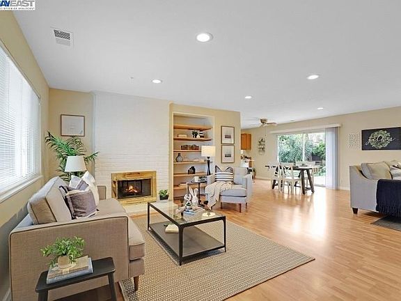 3rd image of 7549 Ashford Way
