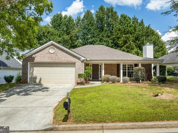 5945 S Raventree Ct, Atlanta, GA 30349