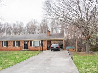 400 College Park Dr APT A, Lynchburg, VA 24502