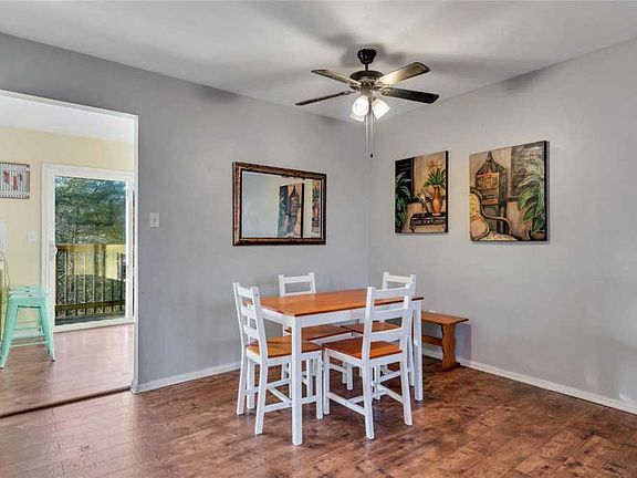 4th image of 11 Golden Oak Ct