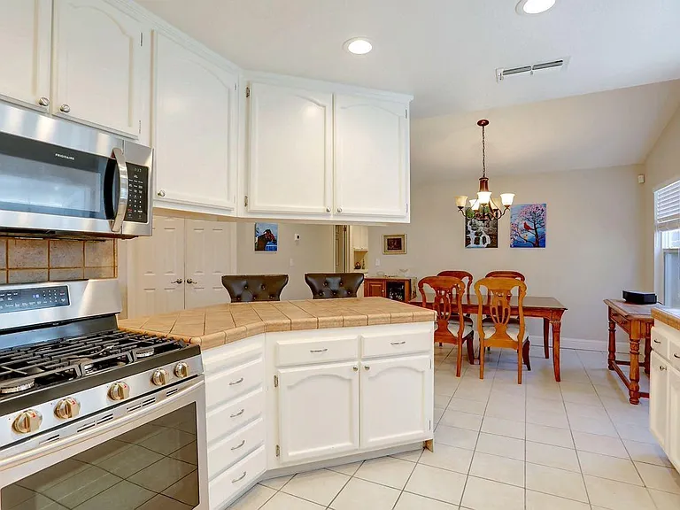 649 Springfield Cir — Photo 12