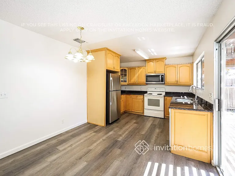 106 Brockton Ct — Photo 8