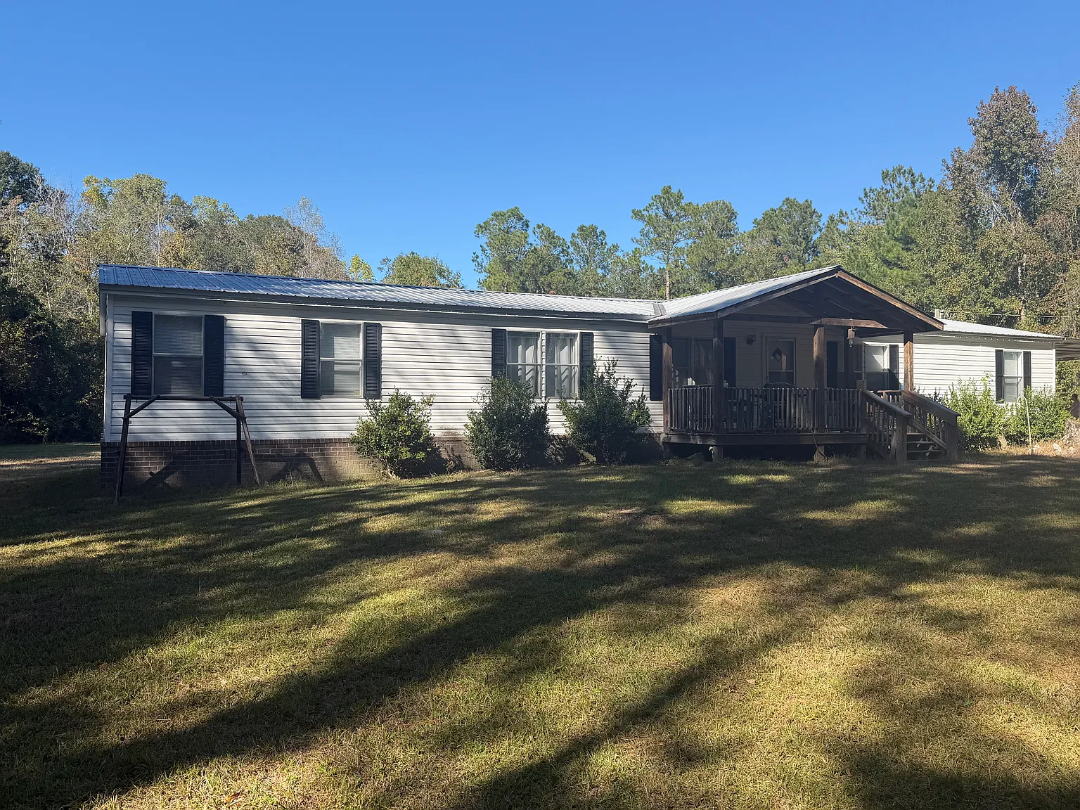 5 bed, 2128 sqft, $1,900 — Photo 2