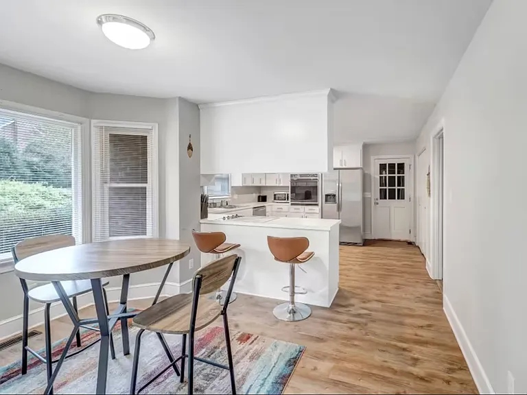 6109 Gainsborough Dr — Photo 7