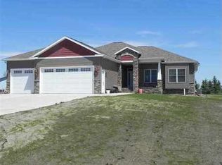 1920 21st St NW, Minot, ND 58703