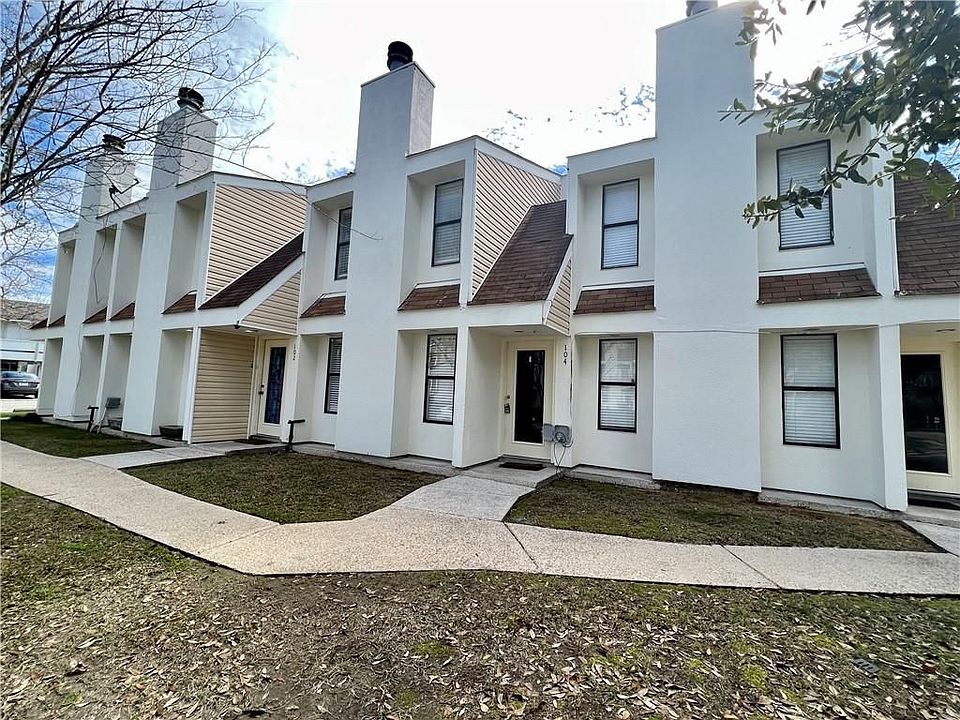 1st image of 100 Saint Croix Dr