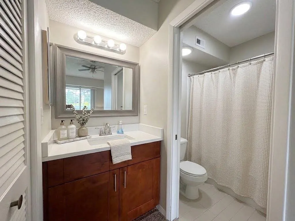 2 bed, 975 sqft, $2,300 — Photo 3