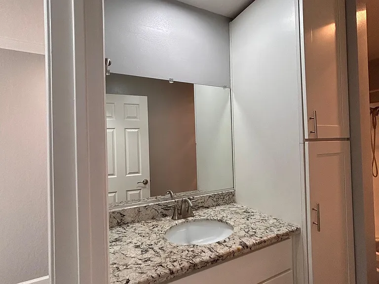 1029 El Camino Real #5 — Photo 13