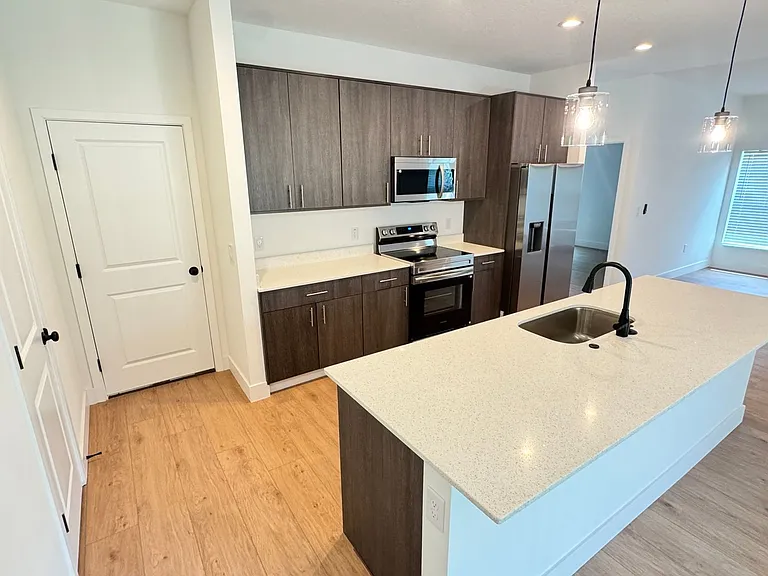 430 Wellwood St SW — Photo 10