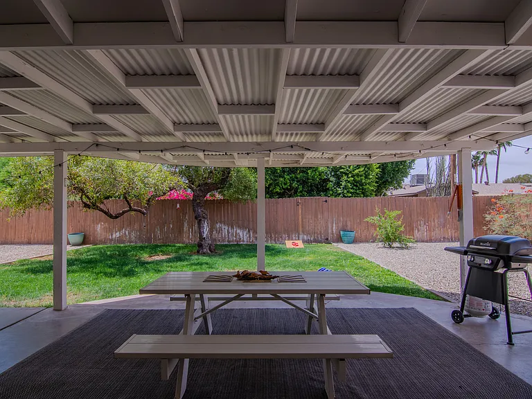 7043 E Moreland St — Photo 31