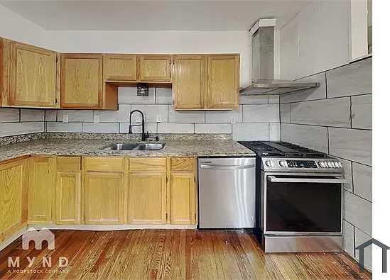 4 bed, 1376 sqft, $2,000 — Photo 4