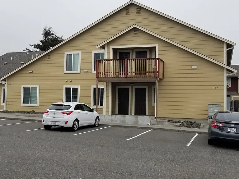 1690 Sutter Rd #1-14 — Photo 2