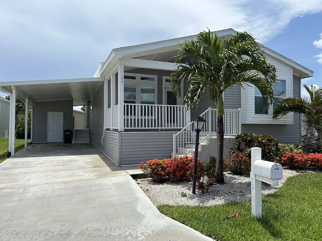 3 bed, 2.0 bath, 1447 sqft, $1,849 — Photo 2