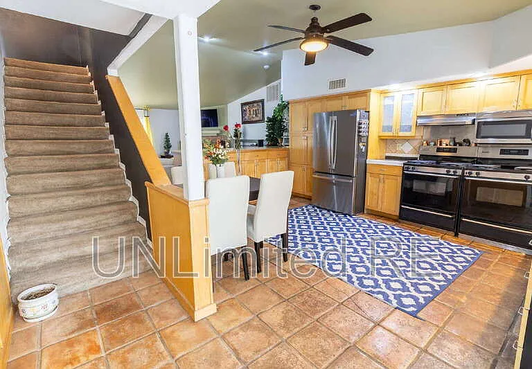 3565 N Manor Rd — Photo 5
