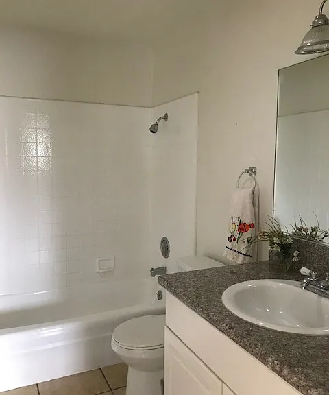 7020 Victoria Ave #8 — Photo 3