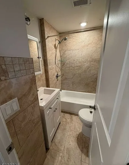 144 N 8th St #2 — Photo 6