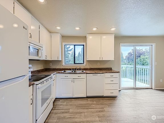 5th image of 4813 216th Street Ct E