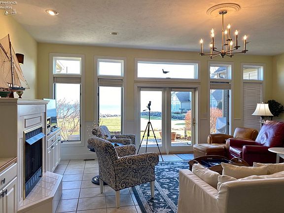 4th image of 123 Glacial Ln Unit 3B