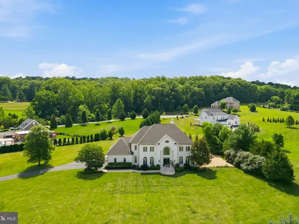 40163 Beacon Hill Dr, Leesburg, VA 20176