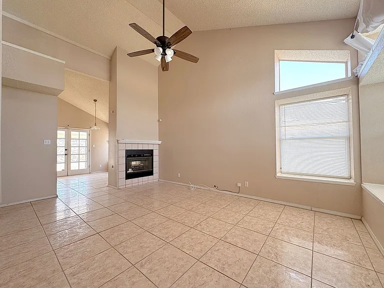 11073 Nathan Bay Dr — Photo 3