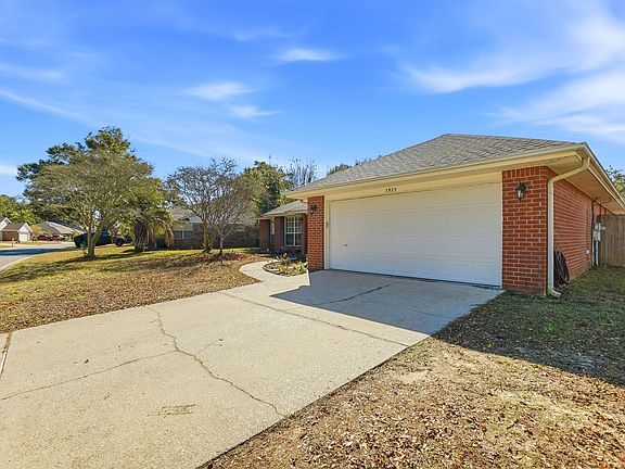 5th image of 3925 Holleyberry Ln