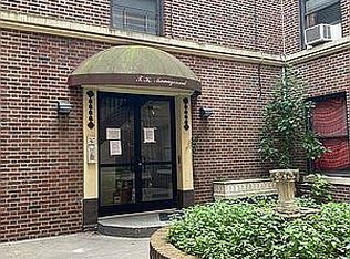 25-54 38th St #1D, Astoria, NY 11103