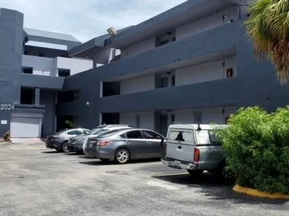 8841 W Flagler St APT 207, Miami, FL 33174
