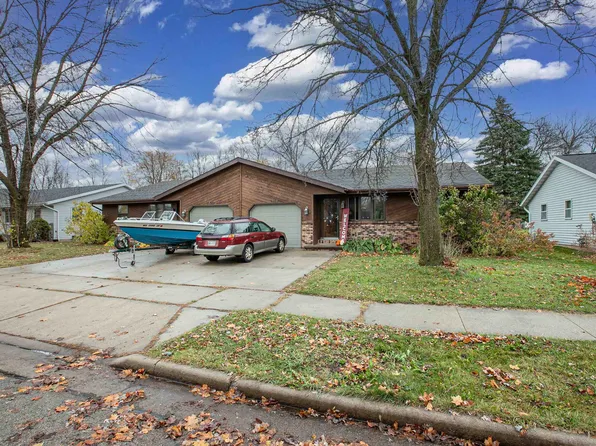 1818 Roosevelt St, Little Chute, WI 54140