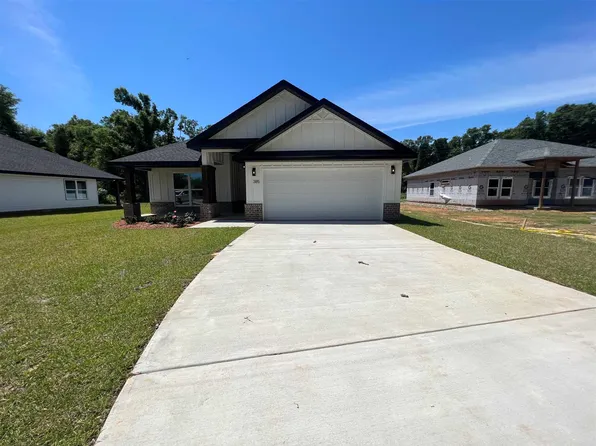 385 Hancock Ln, Pensacola, FL 32503
