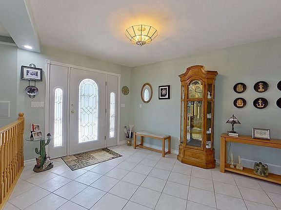 4th image of 1649 McFarlane Pl