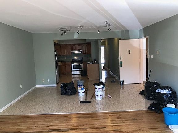 4th image of 3242 36th St APT 2