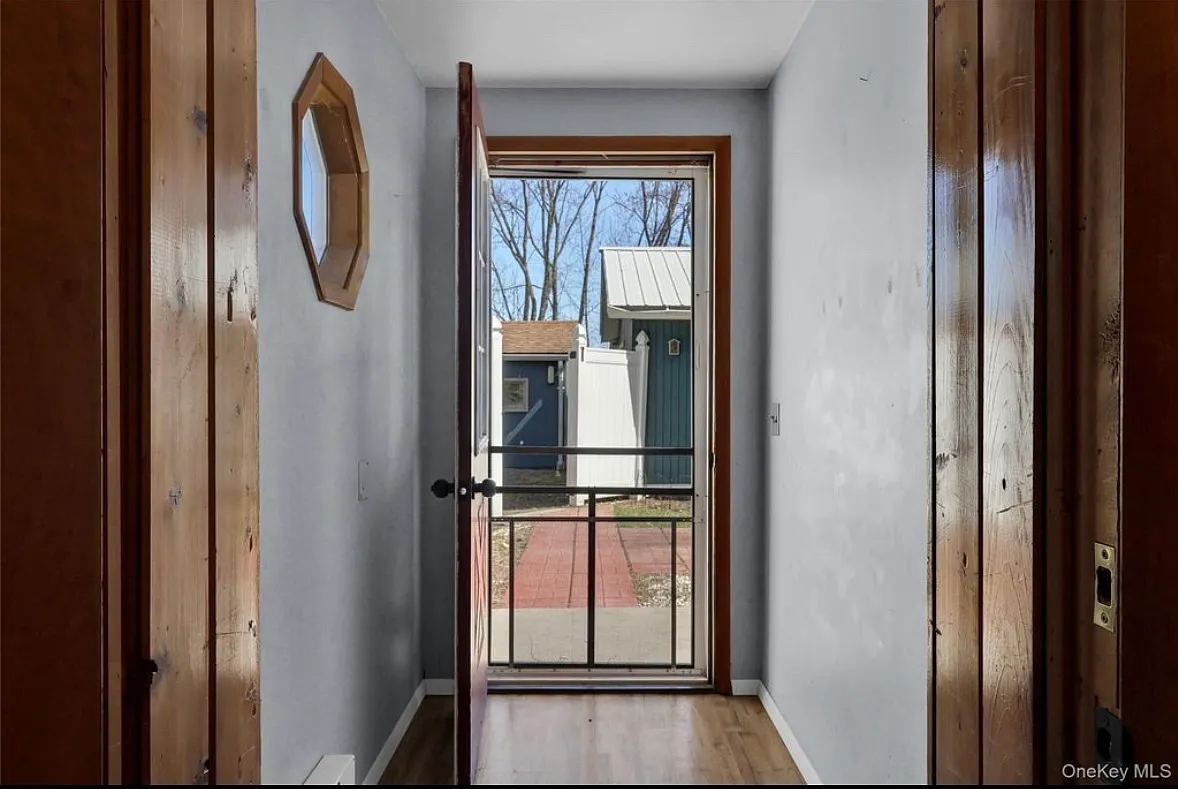 1 bed, 1000 sqft, $1,900 — Photo 2