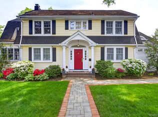 146 Onderdonk Avenue, Manhasset, NY 11030