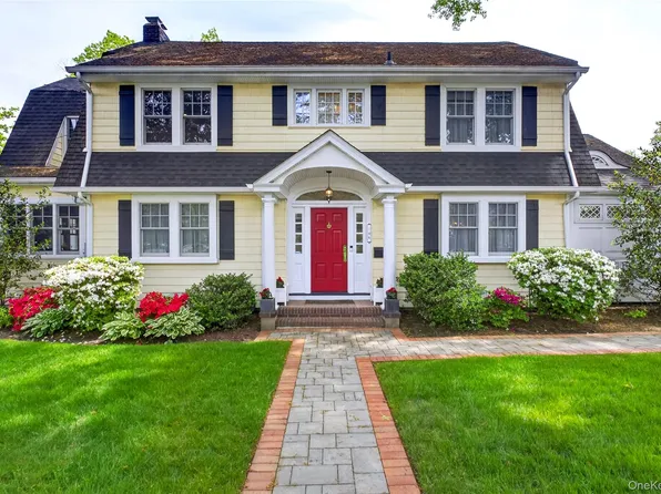 146 Onderdonk Avenue, Manhasset, NY 11030