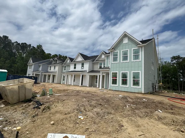 201 Abercom Place Dr, Moncks Corner, SC 29461