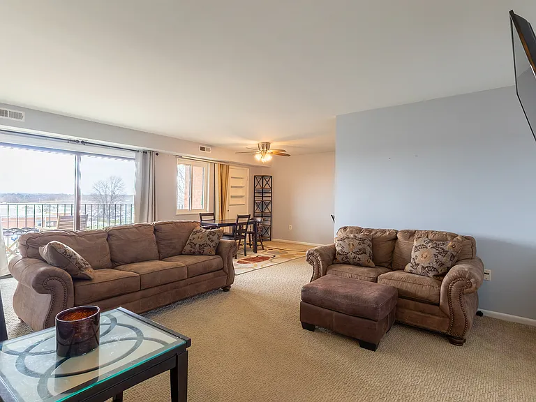 1747 Edgewood Hill Cir #203 — Photo 2