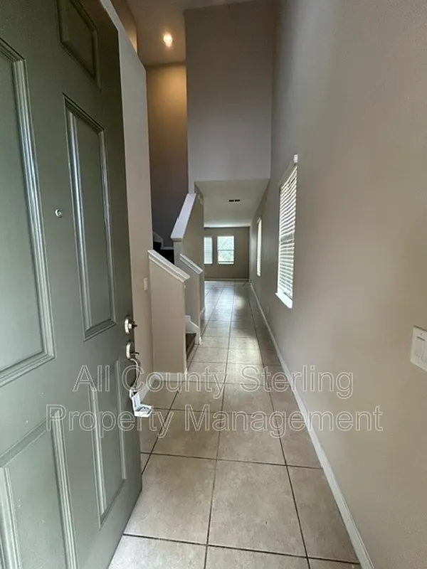 4 bed, 2.5 bath, 2140 sqft, $2,850 — Photo 3