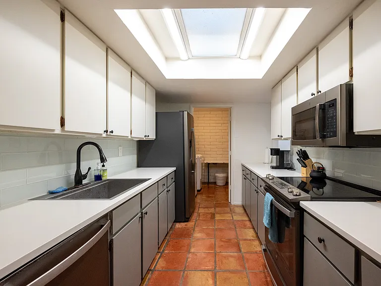 5701 N Glenn St #5 — Photo 4
