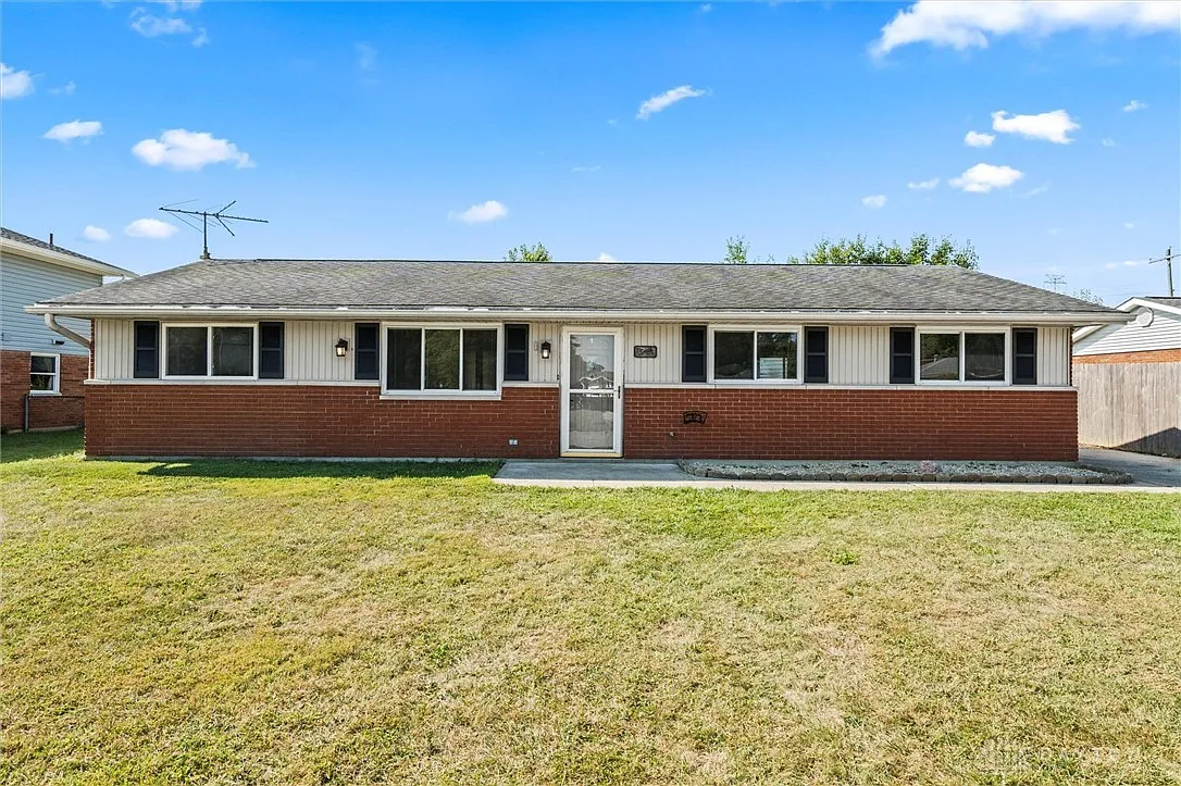 8347 Philadelphia Dr photo 1