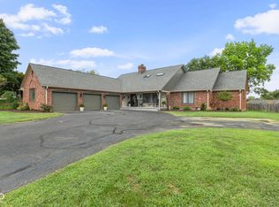32 Raesta Dr, Mooresville, IN 46158