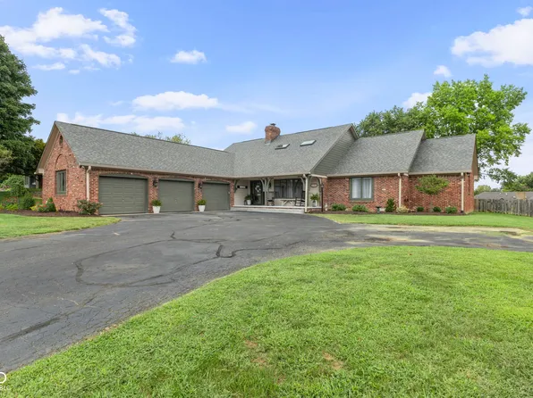 32 Raesta Dr, Mooresville, IN 46158