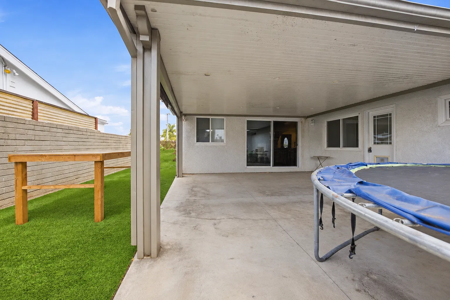 6 bed, 2098 sqft, $8,500 — Photo 3