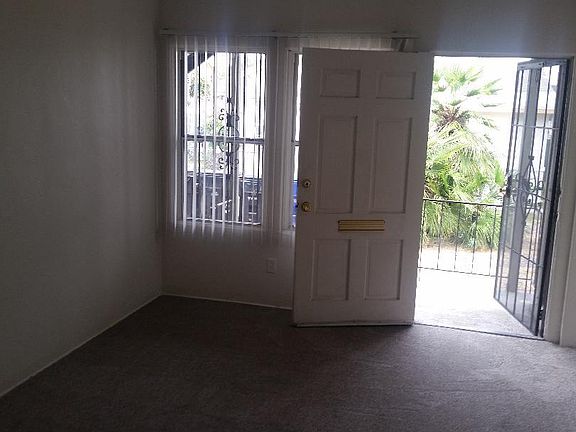 2nd image of 5011 Auburn Dr #B
