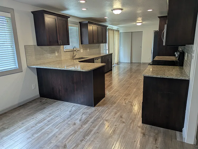 2025 N Workland Dr — Photo 6